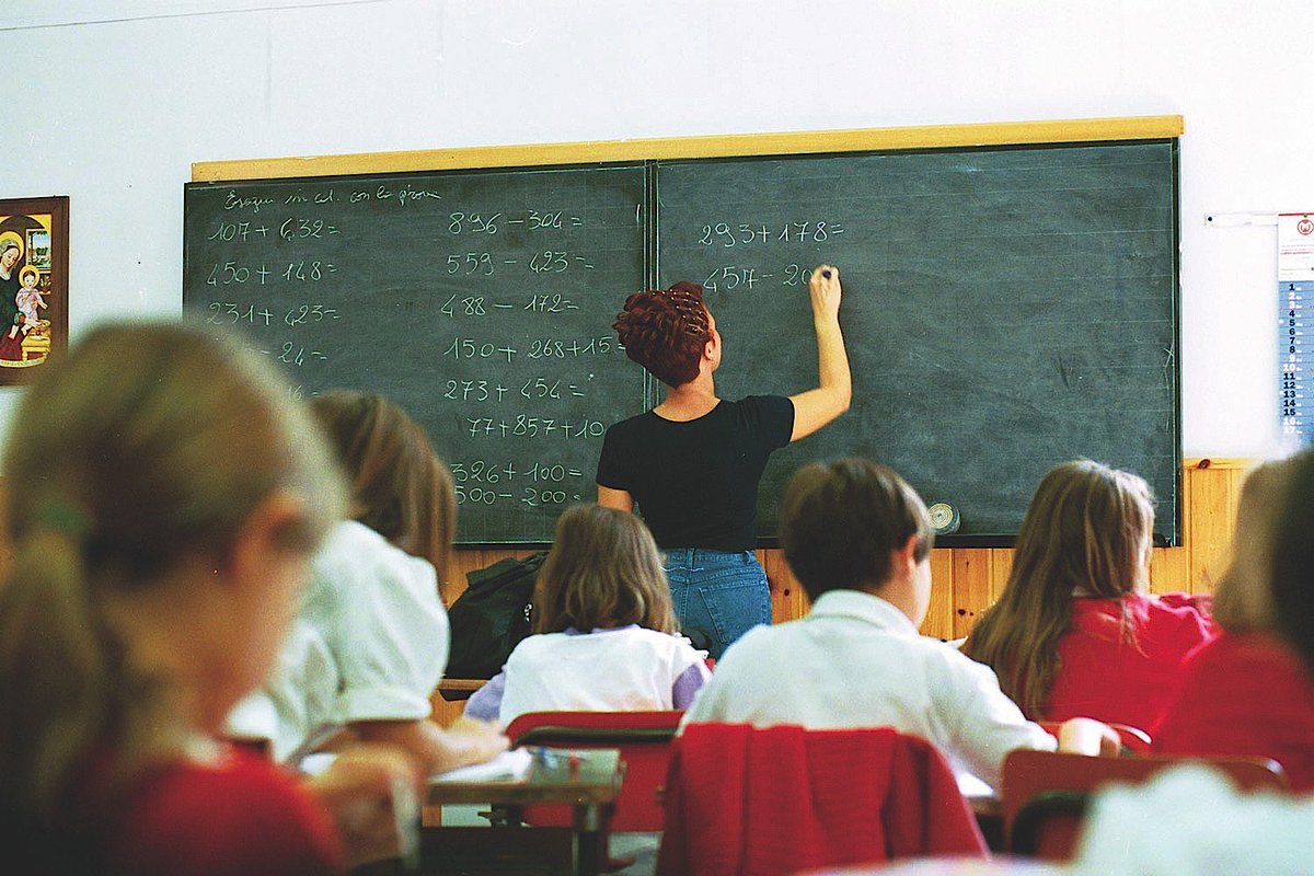 FurlanAnnamaria's tweet photo. #9febbraio Svolta positiva per il mondo della #scuola e per tutto il paese la firma del nuovo contratto. La riconquista di uno strumento di tutela delle condizioni di lavoro, dopo anni di blocco delle retribuzioni e di riduzione degli spazi di partecipazione e di contrattazione https://t.co/fpHqWf3KAp