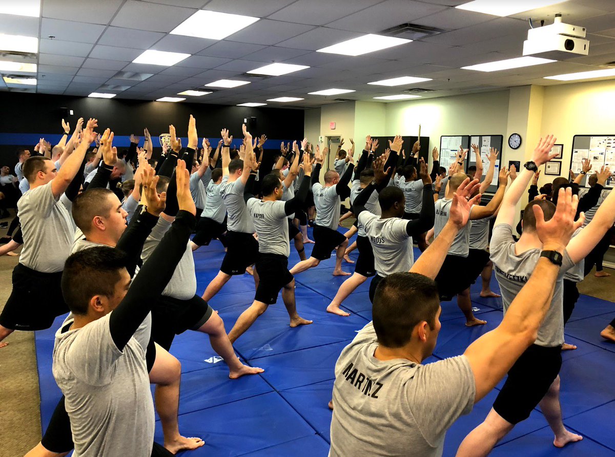 yoga4firstresp's tweet photo. @LoisLaneofYoga (YFFR’s Founder and Executive Director) spent the week with the City of Las Vegas Department of Public Safety's Academy. Check out that form! Thanks @MFreemanvegas for a great week! #yogaforfirstresponders #YFFR #PoliceAcademyProtocol https://t.co/SQy0HIaUgl