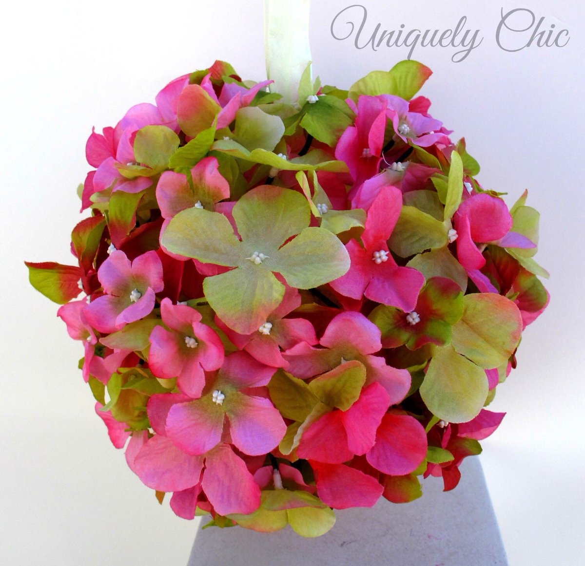uniquelychic4's tweet photo. A gorgeous pink and green hydrangea pomander perfect for a spring wedding. #pink #bouquet #weddings  #limegreen https://t.co/gtAHSj5f7A https://t.co/9OELdJqUU8