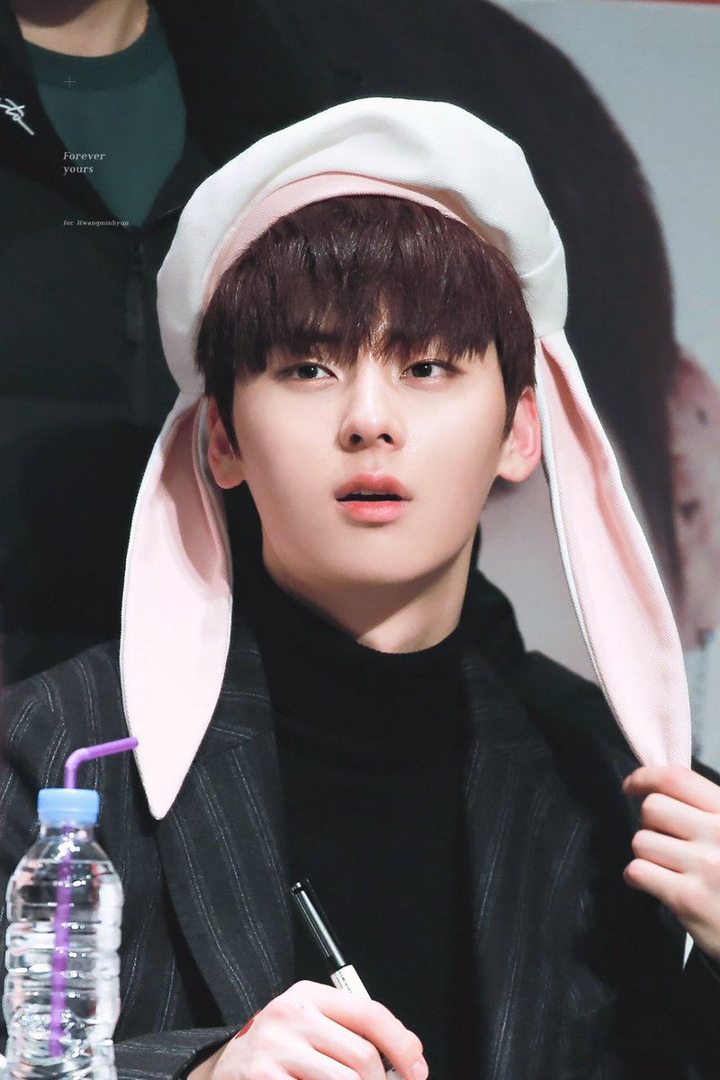 foreveryours_mh's tweet photo. 180207 토깽이🐰💓 

#황민현 #민현 #워너원 #MINHYUN #WANNAONE https://t.co/VtGsMvyXmU