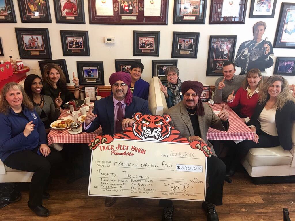 TigerSingh_Fdn's tweet photo. Truly humbled donating $20K to six elementary and two high schools in support of #mentalhealth #coding #inclusiveclassrooms #literacy #breakfastprograms etc. Since 2015, $50K donated to @HaltonLearnFDN to support similar school initiatives. #miracleonmain #MiltonON https://t.co/FsZ3VtouOJ