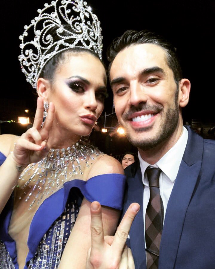 PedroPrietoTv's tweet photo. Ya estamos en el carnaval 2018! Con la guapa @LauraCarmine 😘😘 https://t.co/vhLYI3l9ma