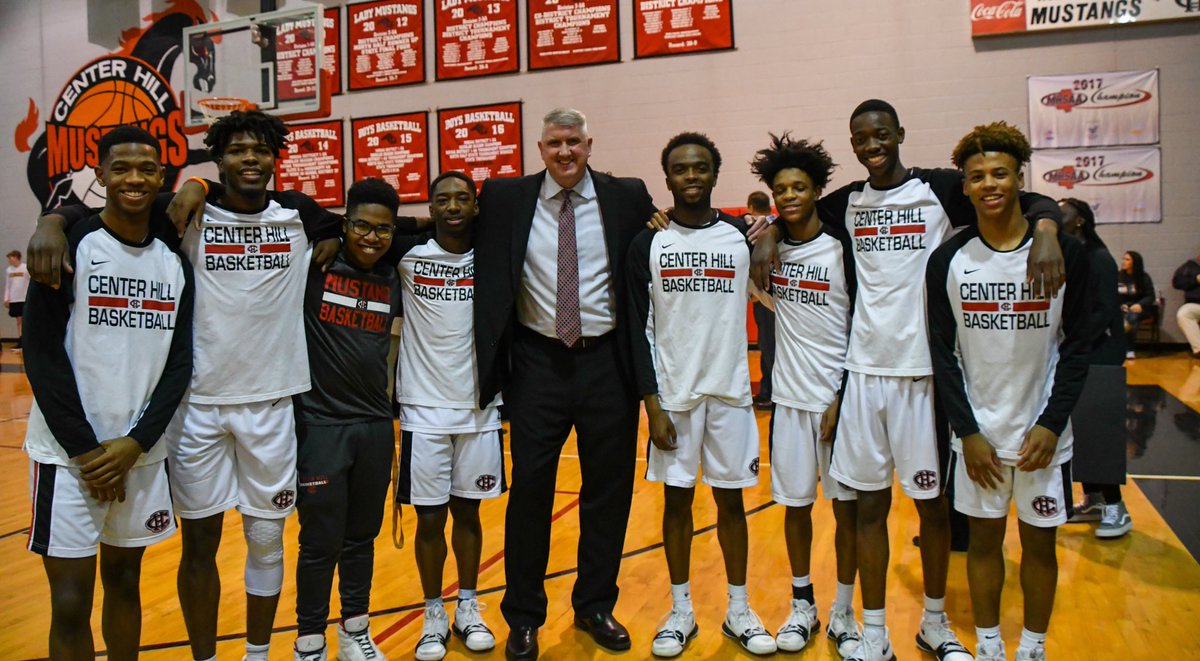 _Photography_CC's tweet photo. Good Game Seniors @coachmealer @chclassof2018 @chhsponyexpress @TweetDCS_CHHS #TeamDCS #RaiseTheBar #RespectTheHill https://t.co/QDeWGDX0q8