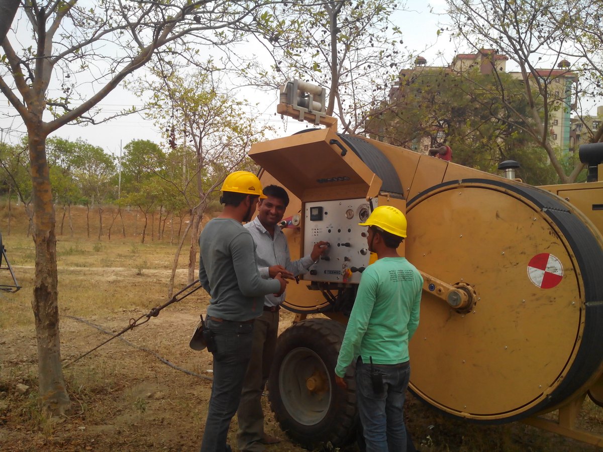 MonalPatelMAP's tweet photo. TESMAP giving training to Apar Team at their job site
#TESMAP #TESMEC #AparTeam #Jobsite #training https://t.co/dktuyHPJmv