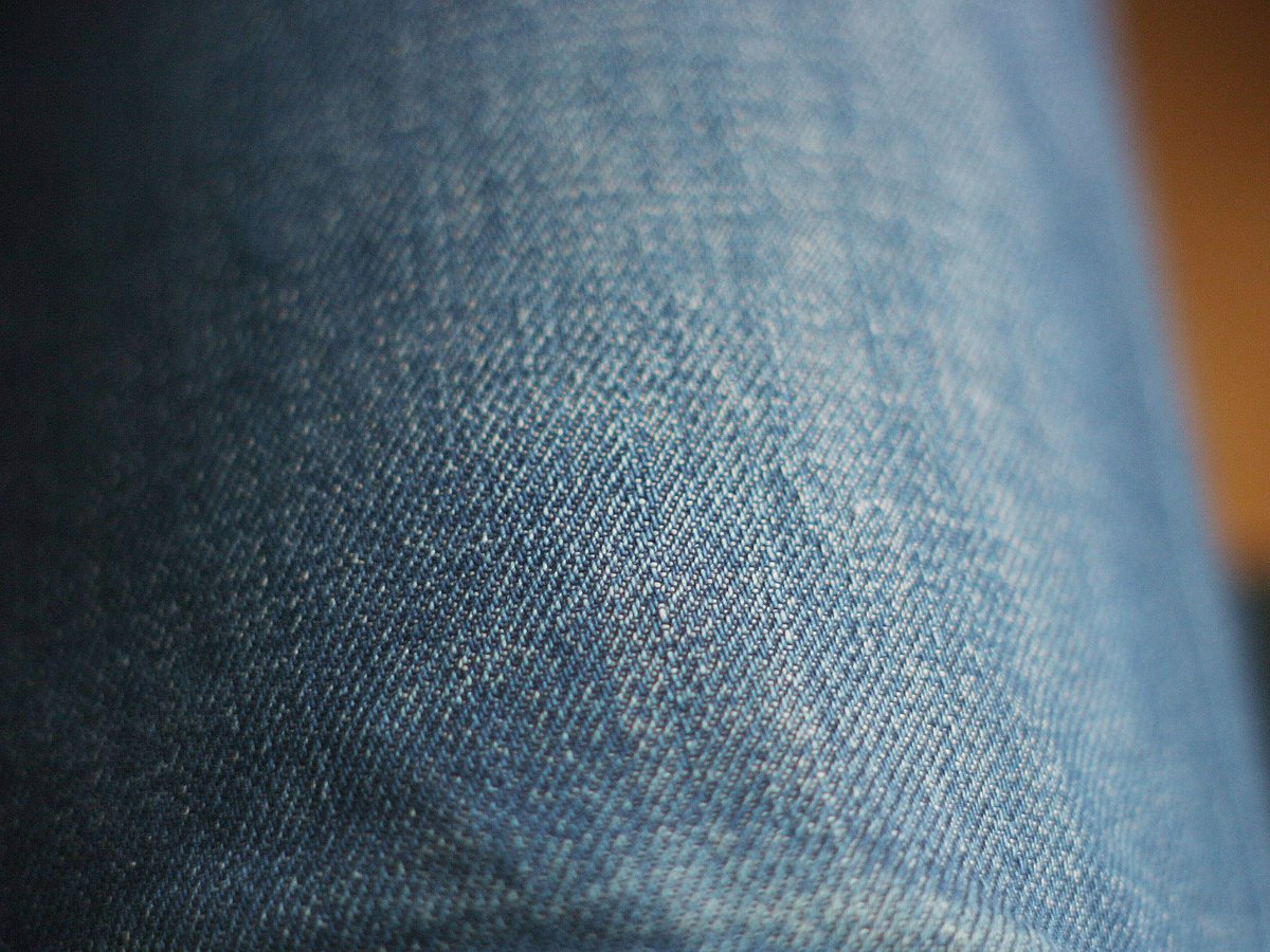 iwata09_com's tweet photo. 嗚呼美しき縦糸の軌跡(奇跡)
もっと近くで撮りたいけど限界。
#jeans #petitstandard https://t.co/OosZJs1pLV