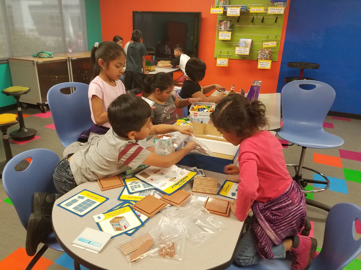 Having so much fun with the new STEAM lab kits! Thank you Vanessa for picking them out!@vanessamanaya  <a href="/Columbia_VVUSD/">Columbia Elementary</a>
