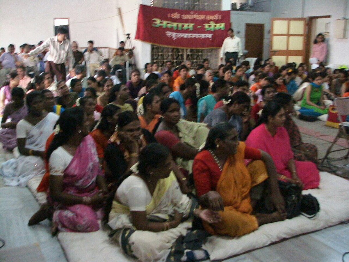 AnamPremParivar's tweet photo. 2006:Because LOVE is responded, faith is strengthened &prayers are answered!
With a humble start to the initiative in 2005,we went on to explore more areas where hijras in Mumbai lived. After few confirmations,we saw a group of around 40hijra sisters who arrived.#thirdi https://t.co/AFZDXm8XAe