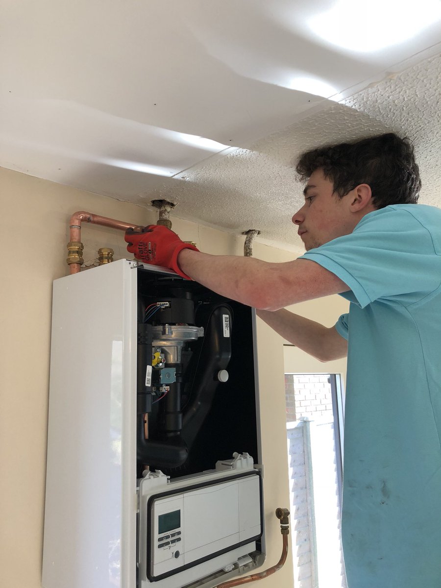 SAMSIANGAS's tweet image. Today will be different from yesterday @TicknerTweets  ☺️ #apprenticeweek