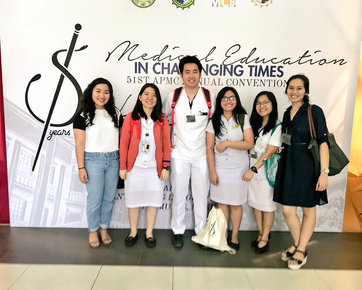 USTMSC's tweet photo. The quiz bee team with MSC Directors, Joey Arada (Academics) and Armina Cayago (APMC) before the competition #OneUSTMed #StrongerAPMCSN #NatCon2018 https://t.co/3pFSgX1XPg