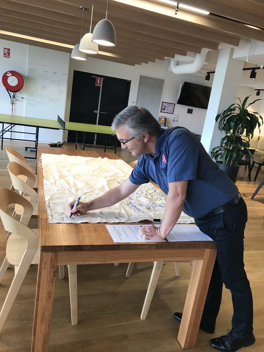 fisher_ld's tweet photo. Officers &amp; staff @salvos signing the #ulurustatementfromtheheart #push4ulurustatement @VoiceMakarrata @mdavisqlder https://t.co/pkfOVYCmX3