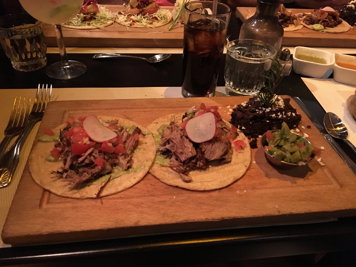 milbudgeter's tweet photo. Last dinner in San Diego. #tacos #workventures #militarybudgeter https://t.co/W4Kl7y9Q3K