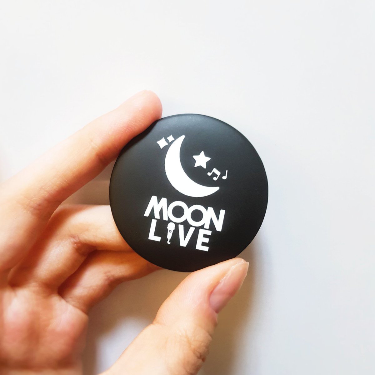 moonlive_'s tweet photo. 04. 문라이브 로고 핀버튼 (44x44)

3,000원 https://t.co/oioxkFHSHC