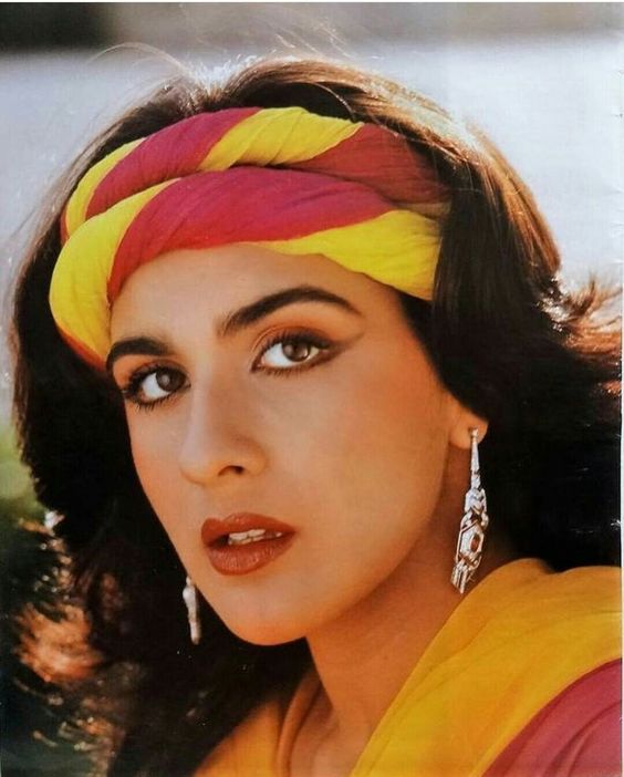 Team wishes the unconventional heroine of her times Amrita Singh a very Happy Birthday!! 
