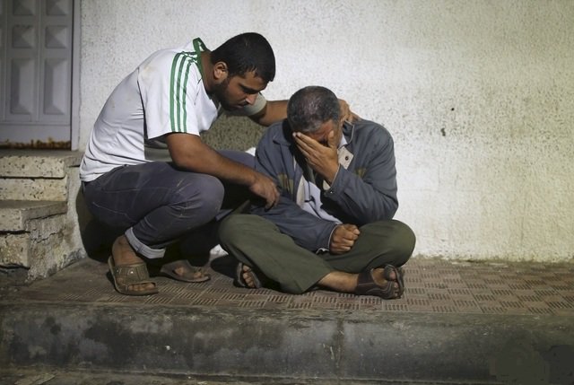 jamaliaat's tweet photo. " ولو أوجعتك الظروف ..
وظننت أنك تستحق أفضل مما حدث !
تذكَّر أن الله أختار لك الأفضل ..
وأنك لو علمت كيف يُسير الله أمرك، لذاب قلبك من فرط رحمته " ..

#جماليات
#صلوا_على_النبي https://t.co/looQo1zDRq