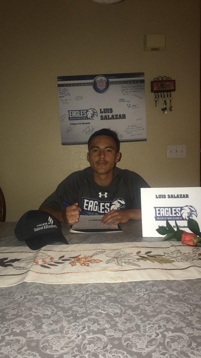 _luuis_04's tweet photo. Happy to be apart of a great and being able to play soccer and to do what I love best! Thanks for all support and I look forward to going to the College of Saint Elizabeth!♥️#goeagles #collegeofsaintelizabeth https://t.co/nqRm6HZ7P0