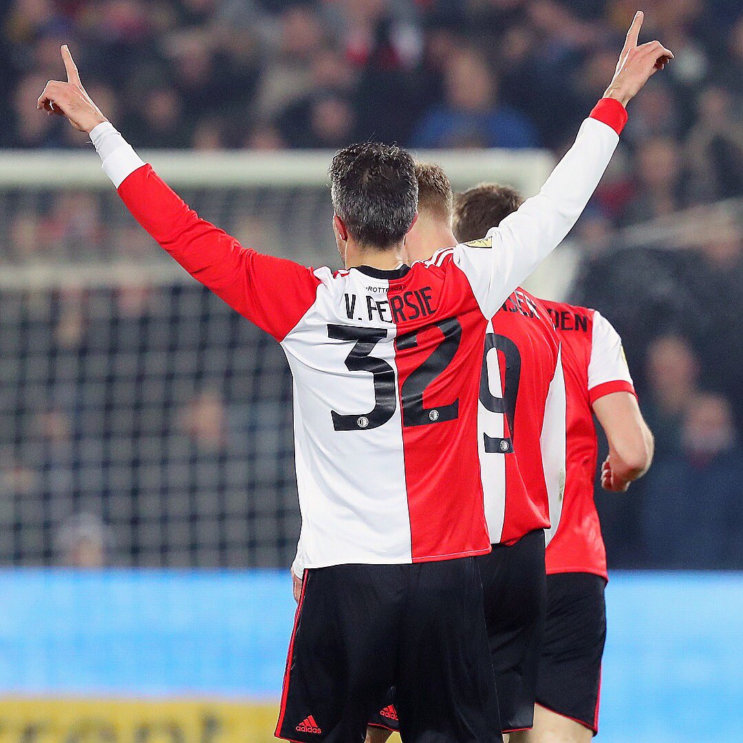 Feyenoord's tweet photo. #RVP32 🔴⚪️⚫️
#feygro #Feyenoord https://t.co/pIegfGQ0cv