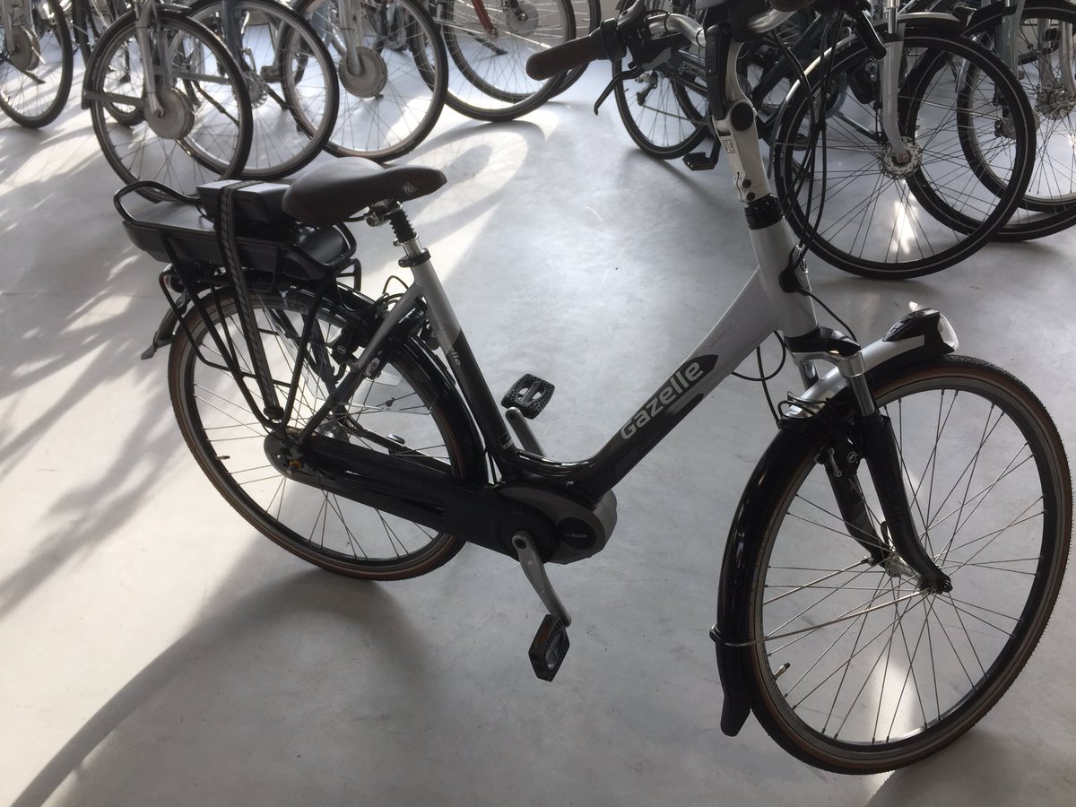 En hij staat klaar ! Mooie inruil bosch orange dames 53 cm €1495 #fietsjefit