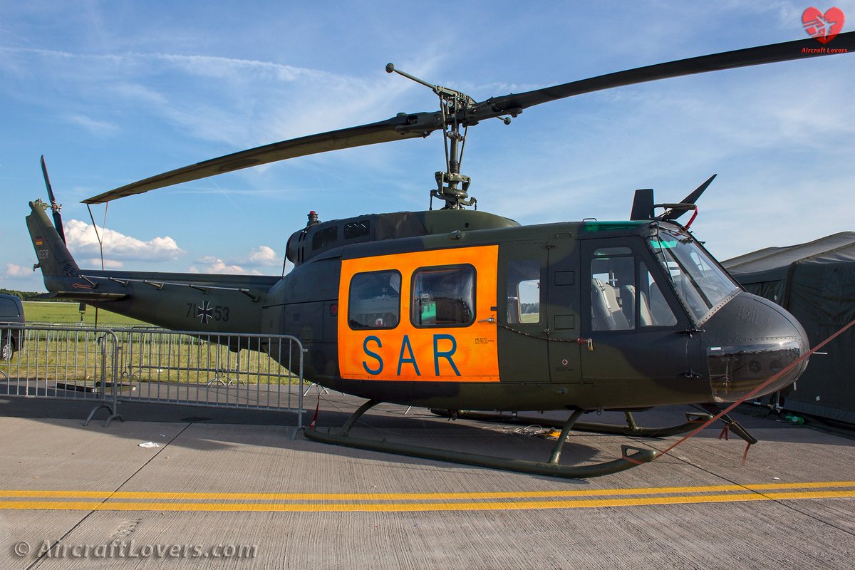 А 129 вертолет. Uh1 вертолет 1:35. E uh. Bell uh-1y. E uh.