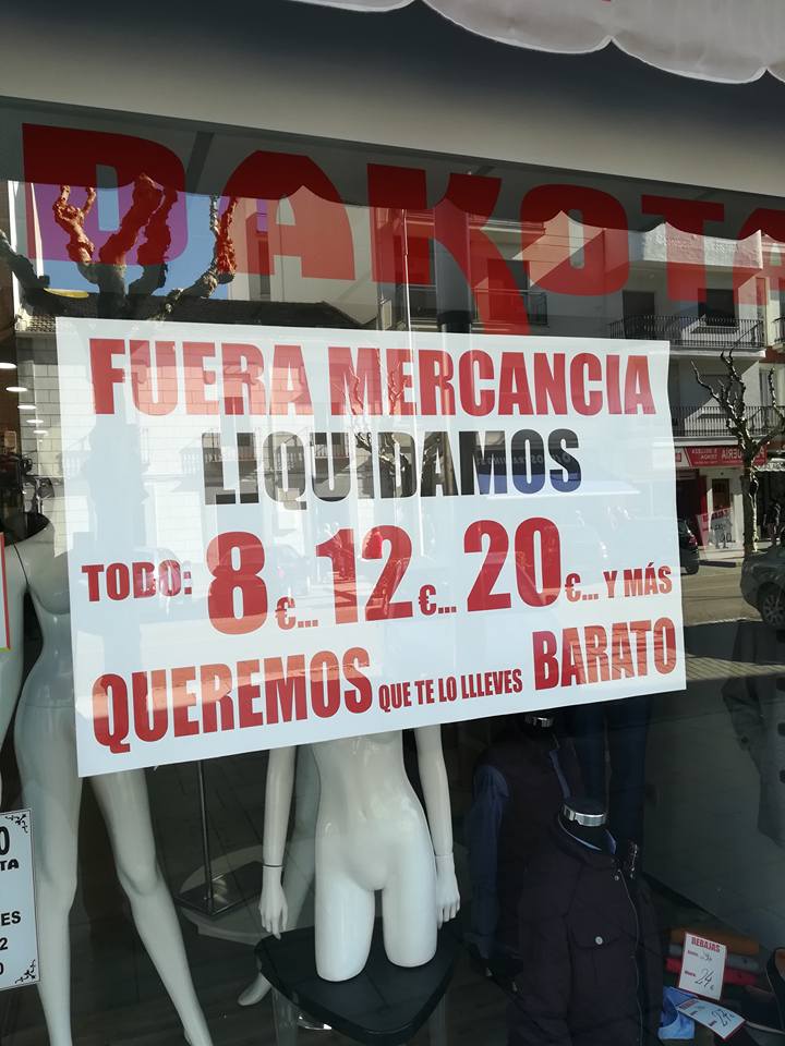 dakotadonbe's tweet photo. FUERA MERCANCÍA !!!! En Dakota Don Benito liquidamos todo lo de rebajas...desde 8€ a 30€ ...abrigos, vestidos, blusas , pantalones...Y MÁS.
OS ESPERAMOS PARA QUE APROVECHEIS !!!

#DonBenito #ComercioDonBenito #Badajoz #ComercioDB #Extremadura #Liquidacion #Rebajas #Ropa #Moda https://t.co/6haJFOytYg