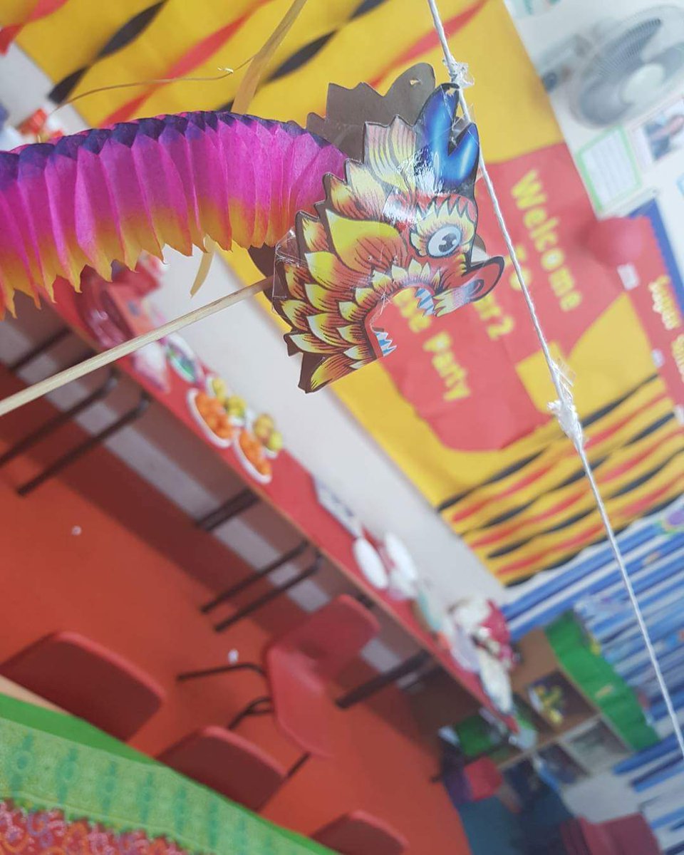 QISSchool's tweet photo. Year 2 have been learning about China this term and had a Chinese party to celebrate the end of the term topic. The classroom looked wonderful! 😊😁
#china #history #faith #learningaboutothercultures #belief #learning #faithschool #Islamicschool #chinesehistory   #displayidea https://t.co/azeoYnS7Wy