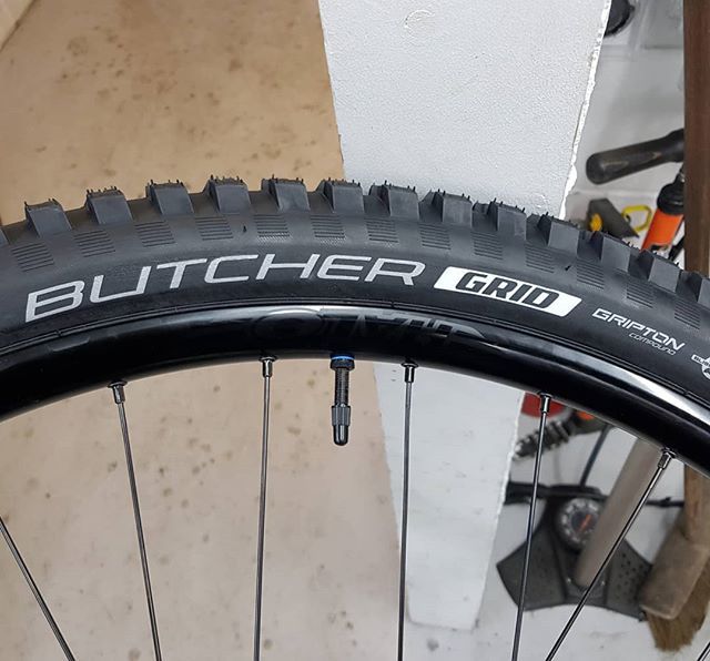 Bikeshak's tweet photo. New tyre & rim day for Simon all setup tubeless with @milkit_bike valve #specialized #butcher #grid #2bliss #gripton #halo #vapour35 #ridemoremtb #bikeshop #altrincham #fortheriders https://t.co/CPGxKhvWrL https://t.co/UpExNu2Wbx