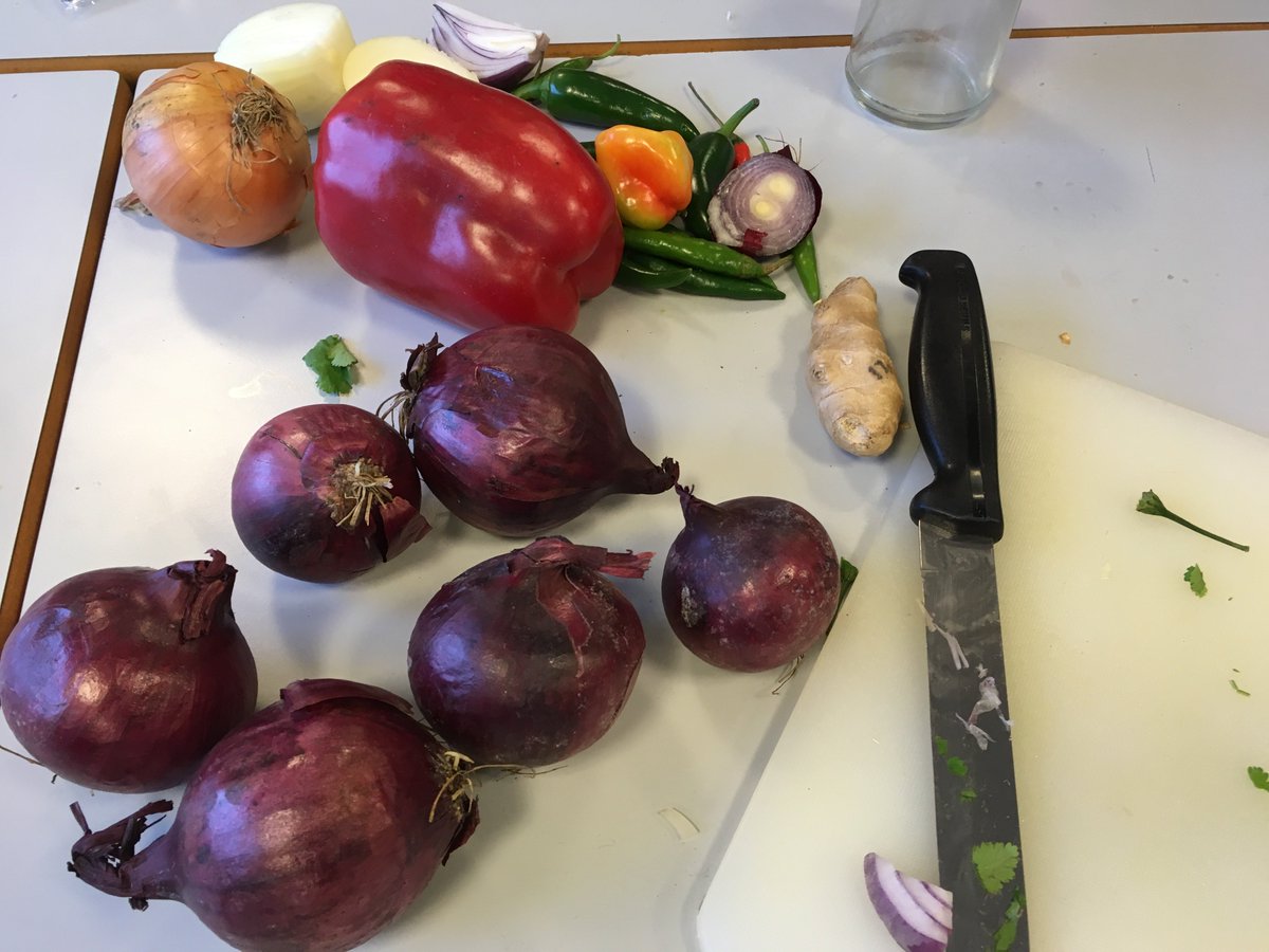 HannahMorePri's tweet photo. Amazing chilli sauce making session this morning at Hannah More! Thanks Matt for visiting! @Kaani_Chilli @the_spicery @FriendsHannahM https://t.co/f6ovzDAP3I