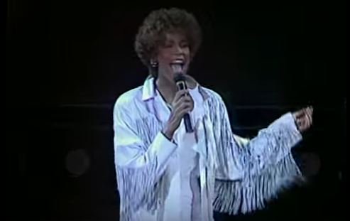 #OnThisDay in 1987 Whitney Houston won Best International Solo Artist at the #BRITAwards! #WhitneyFilm