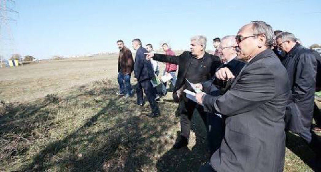 Fenerbahçe Koleji için ciddi çalışmalar yapan Aziz Yıldırım seçilmesi durumunda ülke genelinde birçok şehirde kolej açmak için plan yapıyor. Bunun için harekete geçen Aziz Yıldırım Sakarya ve Marmaris'te araziler aldı.

(Cumhuriyet)