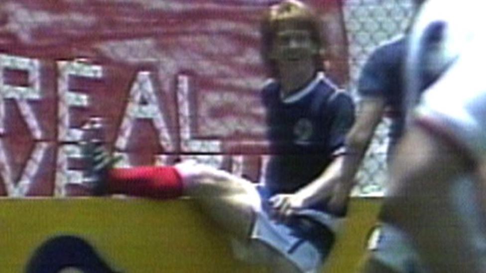 Happy birthday to Gordon Strachan! Here\s hoping he gets his leg over this time... 