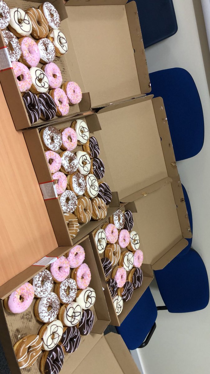 KelCallender's tweet photo. Thanks for the doughnuts @GBXANTHEMS @CasCasG 🍩😂❤️ https://t.co/beiFVXrJxA