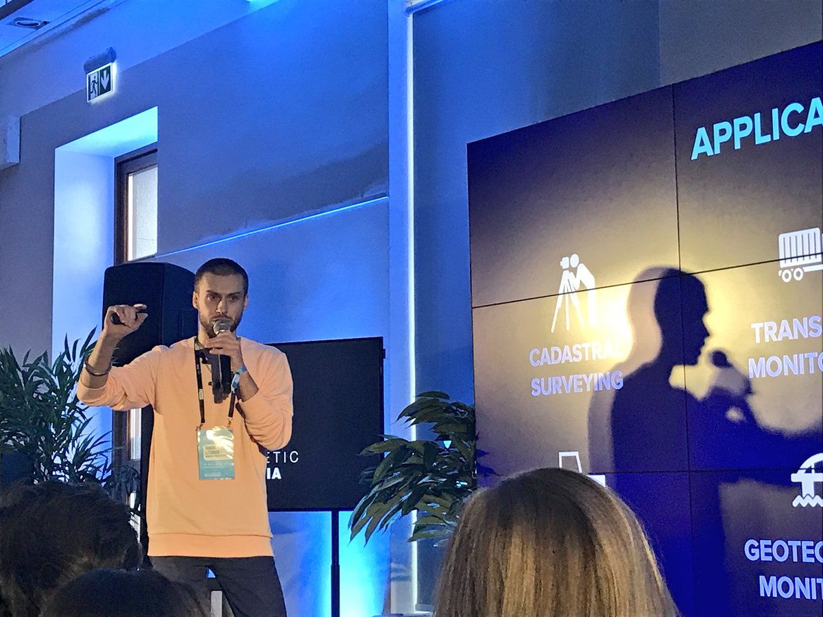 TechChill's tweet photo. Valuable advices from @pitdesi and @marvinliao to young guys pitching in front of the audience of the Magnetic Latvia Stage! Great job! #TechChill18 https://t.co/svxM7maKmz