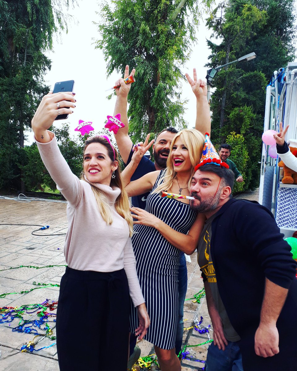 ToPrwino's tweet photo. #backstage από το πάρτυ που στήθηκε σήμερα στο #ToPrwino με την καντίνα του #uberness για τα γενέθλια της Φαίης μας!!! #birthdaygirl @fayskorda 😀😀🎉🎉🎉 https://t.co/h8Uv4n0aft