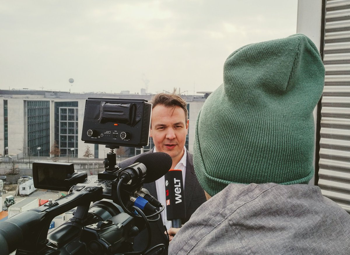StartupVerband's tweet photo. Jetzt @welt @Pro7 @sat1 bei uns zum Thema #groko #neuegroko und dem fehlenden #digitalministerium Aber zum Glück haben wir dafür ja ein #heimatministerium https://t.co/NzOUlJV1hN
