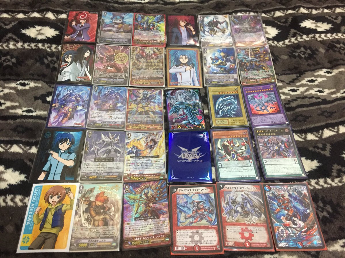 mo_a_re's tweet image. デッキ数が増えたので更新ー

キョウヤ様が大好きでツヴァイを
クロノくんが大好きでギアクロ使ってますー

その他遊戯王やDMも少しだけ

#BFやってる人とつながりたいのでBFやってる人RT
#VGやってる人とつながりたいのでVGやってる人RT
#デッキを晒したらRTが来てフォロワーが増えると聞いて