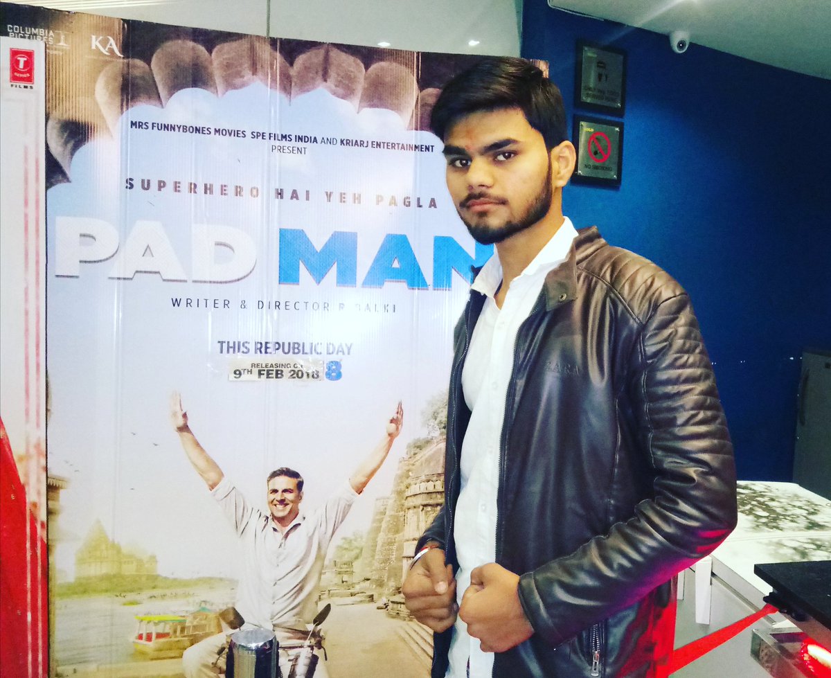jitendra23gaur's tweet photo. #Pad_man #Akki #akshay_kumar #first_day #first_show # enjoy with #frnds #akshaykumar #PadManTheFilm https://t.co/r59qIIalJn