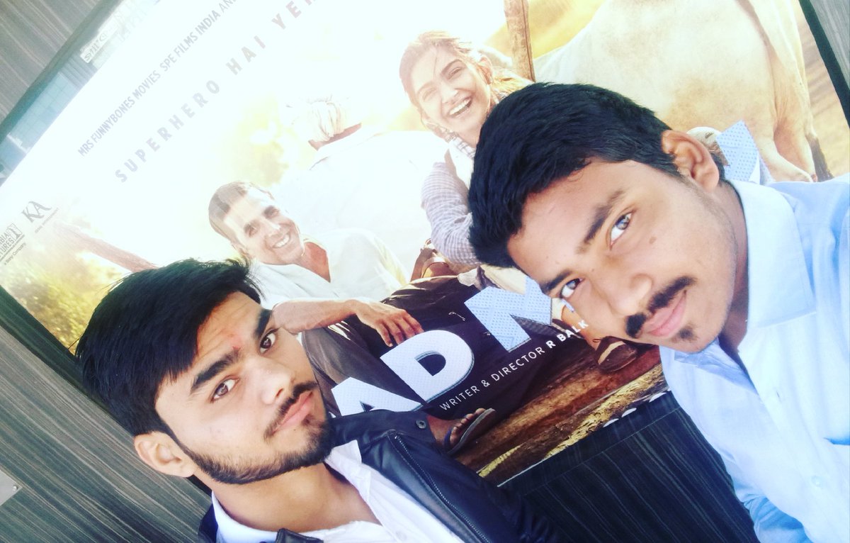 jitendra23gaur's tweet photo. #Pad_man #Akki #akshay_kumar #first_day #first_show # enjoy with #frnds #akshaykumar #padmanthefilm https://t.co/d5z3y6lkyU