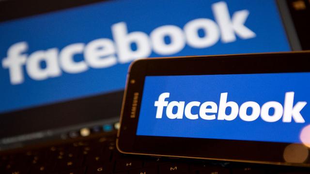 news24tvchannel's tweet photo. Good news: Facebook starts testing this new feature #Facebook #downvotebutton https://t.co/4WsnlFwQs5 https://t.co/tcvCRnsJ1s