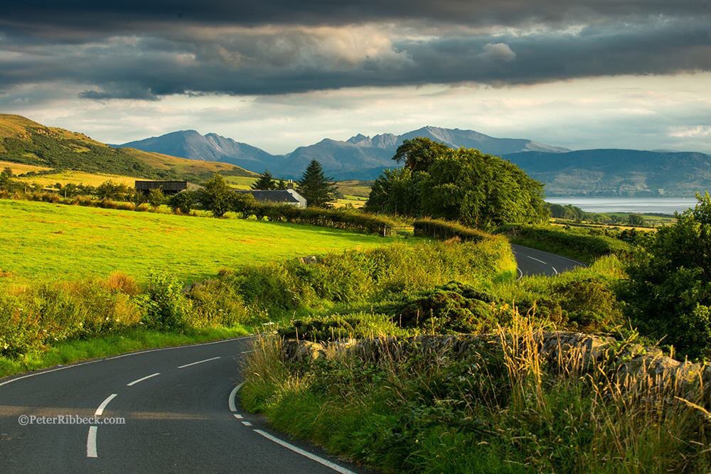 PeterRibbeck's tweet photo. Isle of Bute with the Isle of Arran in the background, #Ayrshire #NorthAyrshire #Arran #IsleOfBute #Straad @VisitScotland https://t.co/9ZL7aRPhe9