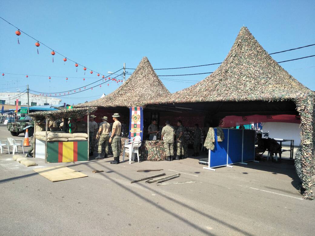 MINDEFMalaysia's tweet image. Jangan lepaskan peluang untuk berkunjung ke Pameran Aset Ketenteraan yang akan diadakan sempena Fiesta NBOS Mesra Rakyat yang akan berlangsung pada 11 Februari 2018. Semua dijemput hadir!

#NBOS
#FiestaNBOS
#PerkasaPerwira
#NadiNegaraku
#SembrongKita