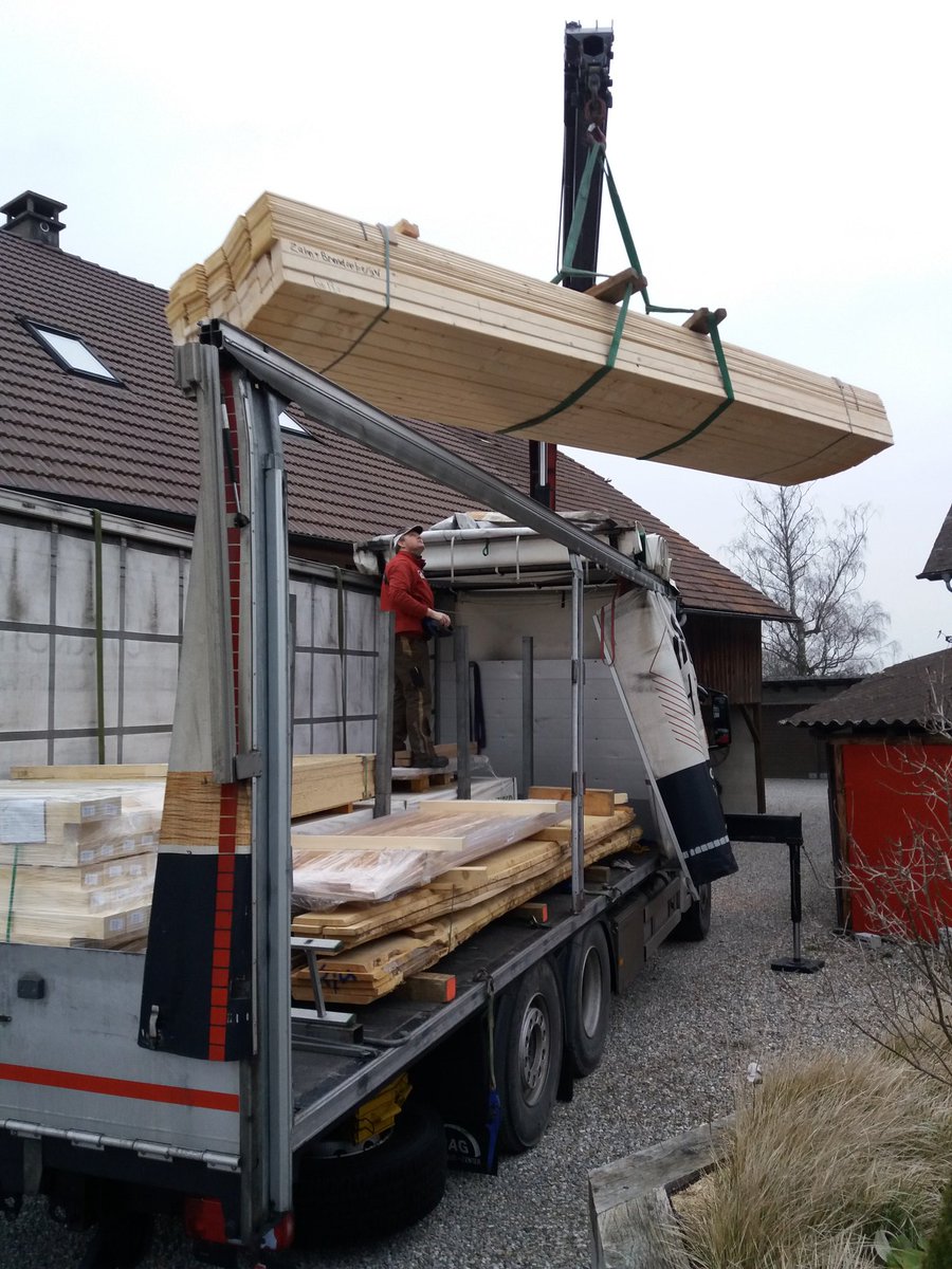 Das Holz ist da, wir freuen uns auf den Auftrag für das Neue Museum Biel. #Ausstellung