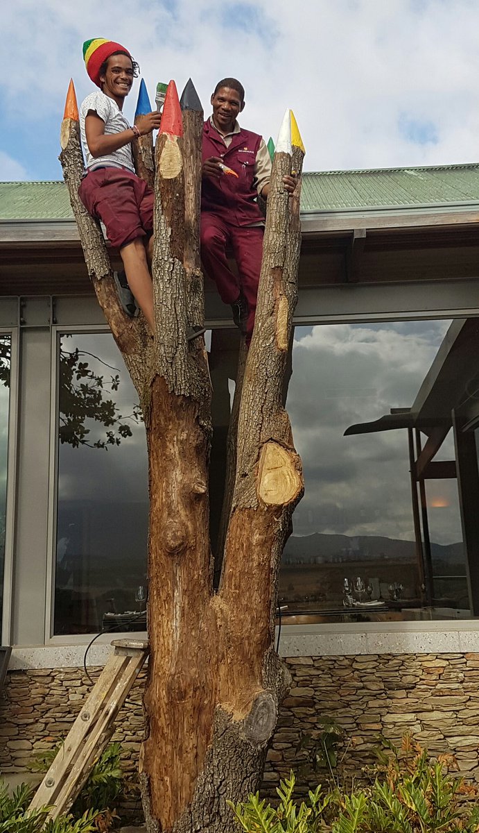 BeyersTruter's tweet photo. The LORD said there is Eternal life after death!The two Pinotage artists Nathan and Connie reviving a dead tree into an artwork @Beyerskloof_ @PinotageSA @Kapteinwyn @CapeWinemakersG @capewinereview @ElsenburgWine @beeslaarwine @amorim_za @riantruter https://t.co/ooWPnjILqD
