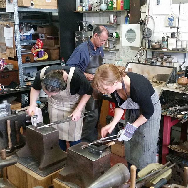 From day three of our Skills Training programme on Forging Flatware, reposted form Rauni Higson’s Instagram. Happy hot forgers <a href="/silversculpture/">Abigail Brown</a> and <a href="/_shona_marsh/">Shona Marsh</a> with @brettpaynesilversmith teaching us on the <a href="/cbsilversmiths/">British Silversmiths</a> Skill… buff.ly/2Esy43X