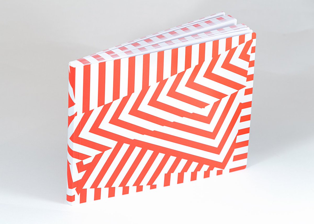 Das Bubu Neujahrsbuch 2018 ist ein Notizbuch mit 3D-Wirkung, welches auch in 2D viel Raum für kreativen Inhalt bietet. Hingucker ist der Motivschnitt über die abgerundeten Ecken.

bubu.ch/inspiration-be…

#notizbuch #notebook #motivschnitt #grafikdesign #gestaltung #coverart