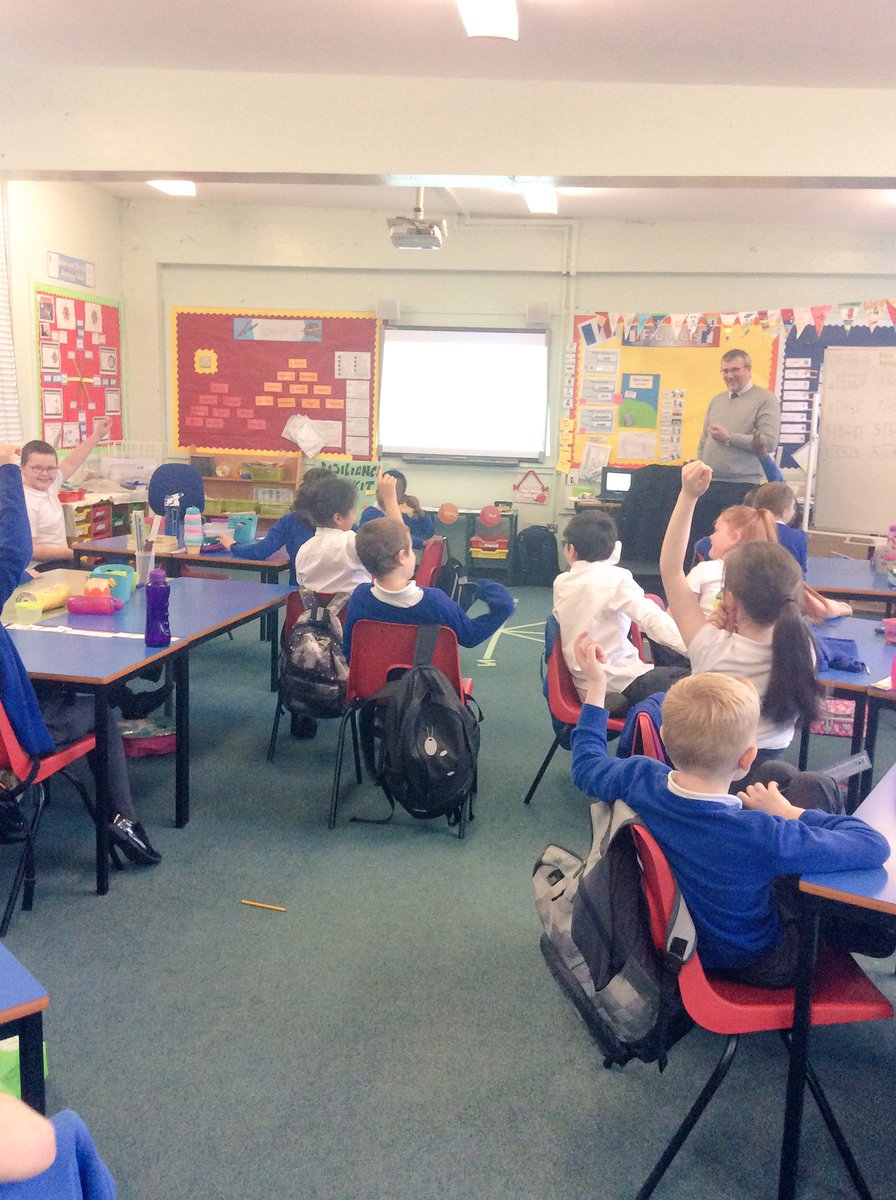 FCRCP5's tweet photo. Another fascinating #STEM talk yesterday afternoon. William Rose spoke about his work as an engineer - we had lots of questions! @STEM_Edin https://t.co/DuX6Ym8aTr
