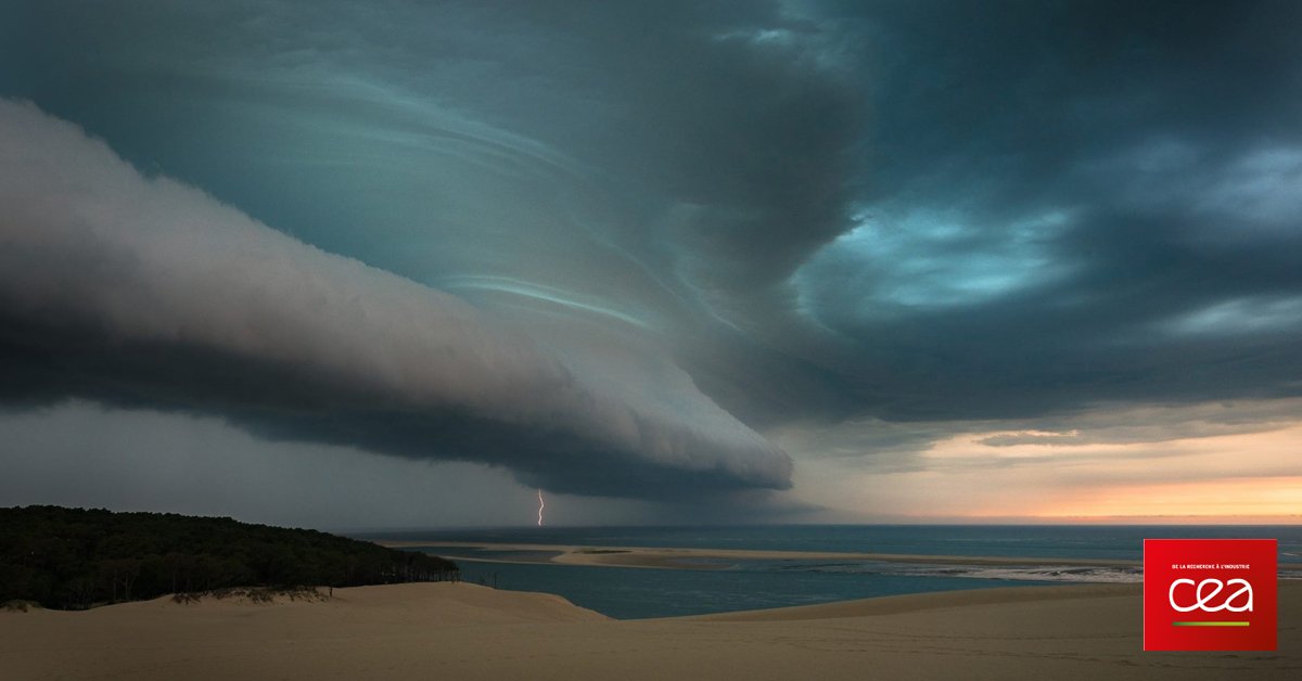 CEA_Officiel's tweet photo. #Cyclone, #tempête de #neige, #canicule, ... Y a-t-il un lien entre ces événements #climatiques extrêmes et le #réchauffement climatique ? Réponses dans le dernier dossier des #defisduCEA. #climat #VendrediLecture ➡️https://t.co/yzar8jmFNO https://t.co/m3KEhG0Z7z