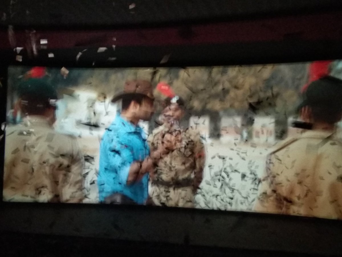 SaiDharamTej_FC's tweet photo. Fans Hungama at Sandhya 70mm, RTC X Roads #Inttelligent @IamSaiDharamTej @Itslavanya #VVVinayak #InttelligentFromToday https://t.co/aqbJ2jVizf