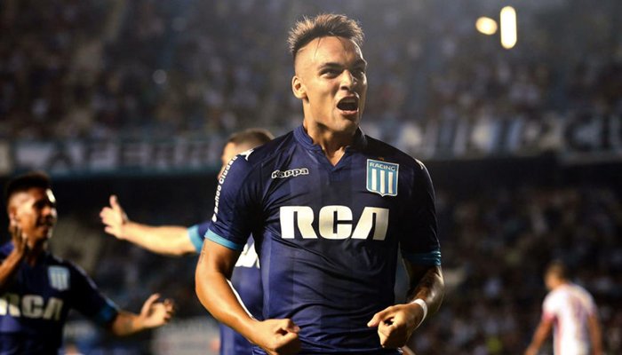 PaperbolaID's tweet photo. Dilirik Duo Madrid, Lautaro Martinez Lebih Pilih Inter? - https://t.co/k6sy9o34D2 https://t.co/31owTy5apJ