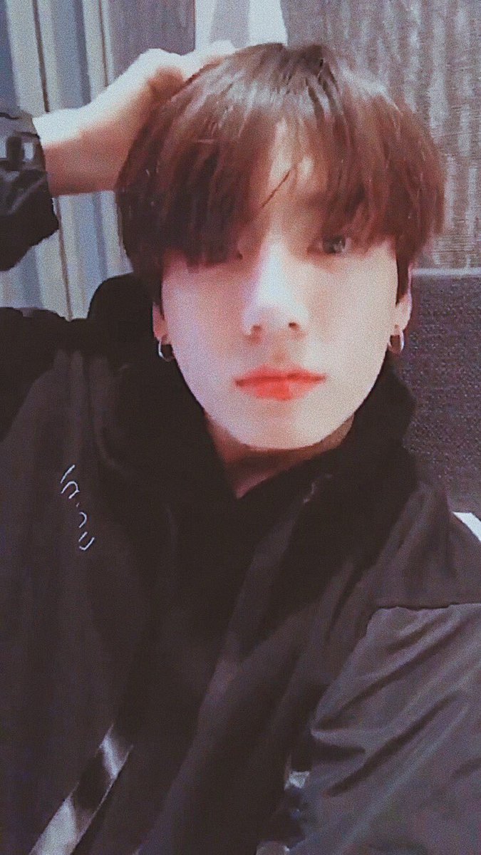 BTSorbit's tweet photo. #iHeartAwards #BestFanArmy #BTSARMY @BTS_twt https://t.co/vI5pkqNIGy