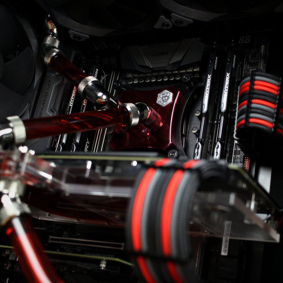 msicomputerjp's tweet photo. Project M7 by L4 Modz

✓ MSI X299 GAMING M7 ACK
✓ MSI GeForce GTX 1080 Ti
✓ Intel Core i9-7900X
✓ Phanteks Enthoo Evolv ATX TG
✓ Bitspower Cooling System

#MSI #MSIPROMOD #MSIX299 https://t.co/6C7HCpbnRC