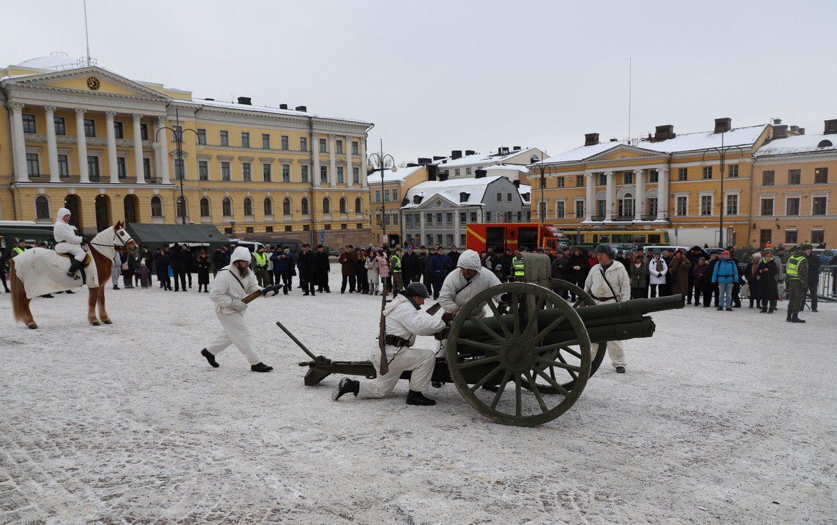 Мероприятия по случаю 100-летия финской артиллерии и Школы полевой артиллерии артиллерии, финской, Школы, полевой, Оригинал, технику, обороны, Финляндии, демонстрируют, центре, столицы, различную, артиллерийскую, ракетных, полевых, гаубиц, площади, пусковых, установок, новейшего